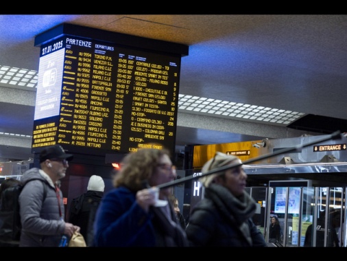 Guasto a treno sull'Av Roma-Napoli,ritardi fino 150 minuti