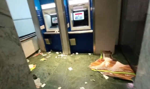 Il disordine creato all’interno della sede in piazza San Vittore (foto Matteo Canevari)