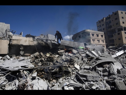 Hamas, 'raid Israele su sfollati Gaza, 8 morti tra cui 5 bimbi'