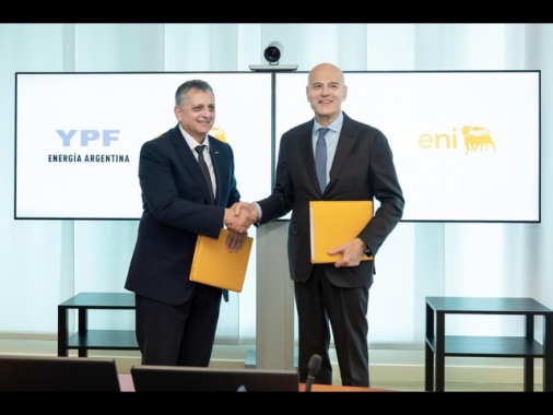 Intesa Eni con argentina Ypf sul progetto Gnl a Vaca Muerta