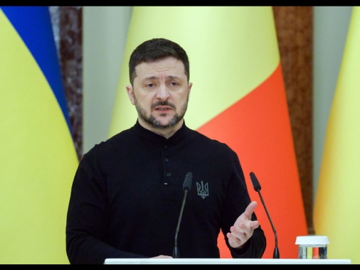 Zelensky, tutti i posti colpiti dai russi sono civili
