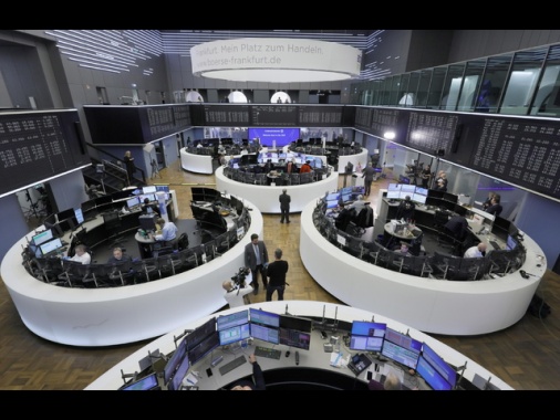 Borsa: l'Europa apre debole in attesa della Bce