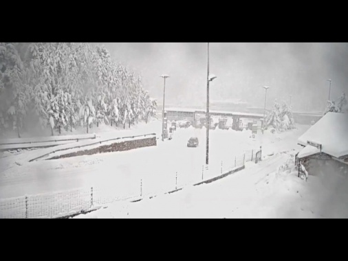 Riaperto alle auto il Frejus, ferrovia chiusa fino a domani