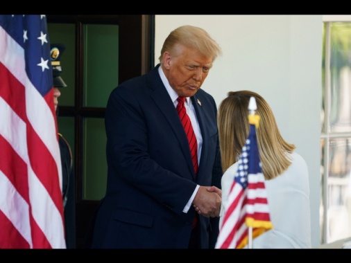 Trump, faremo un accordo con l'Ue al 100%
