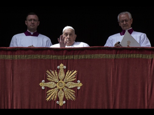 Tajani, 'papa Francesco è tornato alla Casa del Padre'