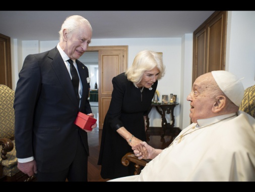 Re Carlo ricorda la compassione di papa Francesco