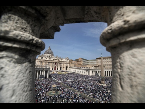 Tanti fedeli verso San Pietro, rafforzati servizi sicurezza