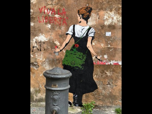 25 aprile: murale Tvboy a via Rasella per ricordare Liberazione