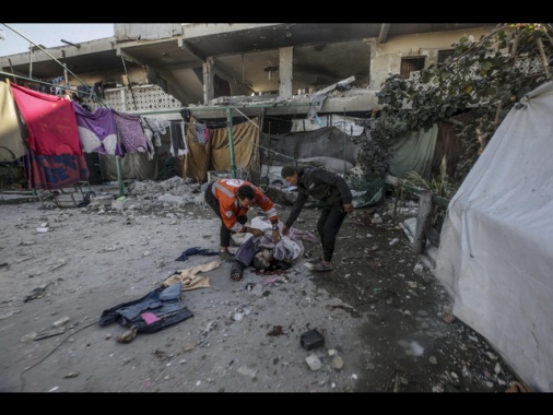 Hamas, otto persone uccise da raid israeliani dall'alba