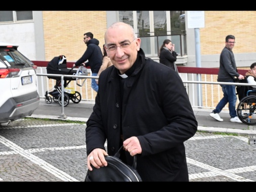 Card. Reina, non è il tempo di equilibrismi o rivalse