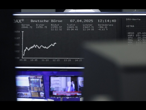 Borsa: l'Europa chiude in ordine sparso, Francoforte +0,7%