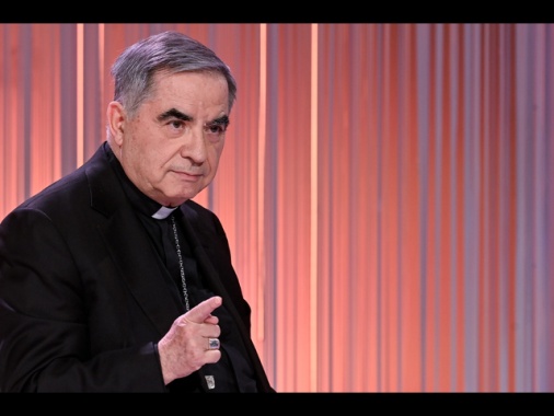 Congregazione cardinali, apprezzamento per gesto Becciu