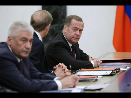 Medvedev, Trump ha finalmente costretto Kiev a pagare aiuti