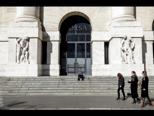 Borsa: Milano apre in forte rialzo (+1,22%)