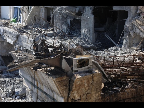 Media, 'bombe israeliane vicino Damasco e a ovest Siria'