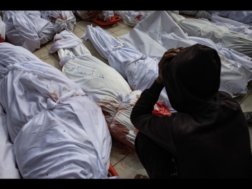 Attacco israeliano a Khan Younis,11 morti tra cui 3 bambini