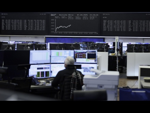 Borsa: l'Europa chiude in calo e guarda a Fed e colloqui su dazi