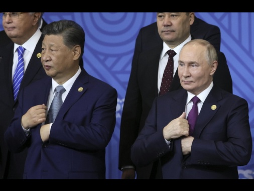 Cominciati al Cremlino i colloqui tra Putin e Xi Jinping