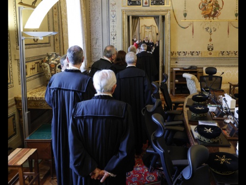 Consulta, abrogazione abuso ufficio non è incostituzionale