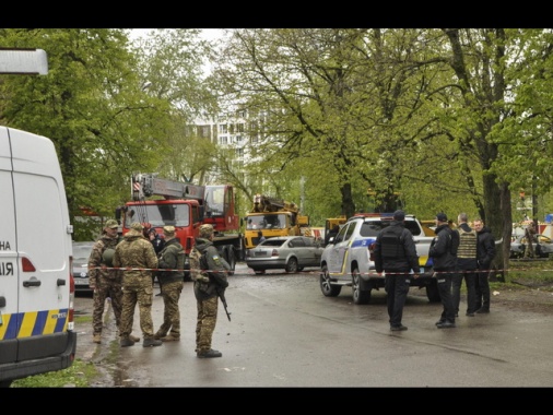 Polizia ucraina, 'uomo spara vicino Kiev, diversi morti'