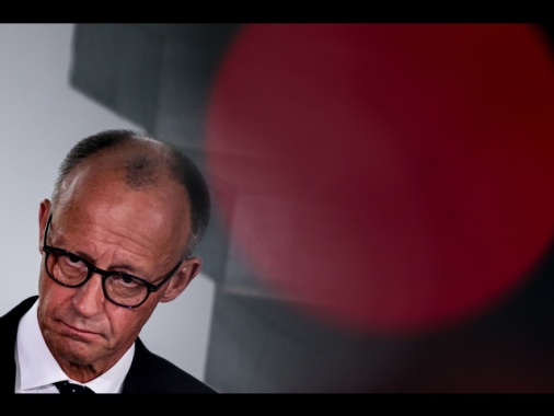 Welt, Merz dichiarerà emergenza nazionale su politiche asilo