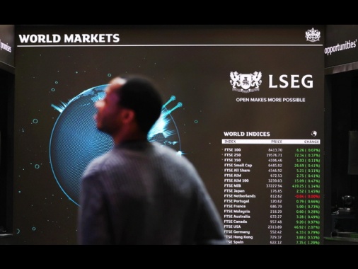 Borsa: Europa sale con listini Usa e tregua dazi, Milano +1,7%