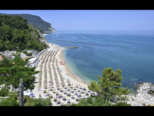 Estate: 66 milioni turisti e 267 milioni presenze, bene italiani