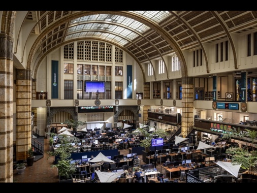 Borsa: l'Europa resta debole, spread su minimi da settembre 2021