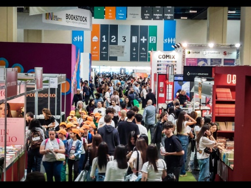 Aperto 37/o Salone del libro, subito folla tra gli stand