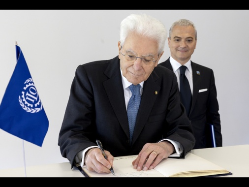 Mattarella, non vi può essere pace duratura senza salari equi