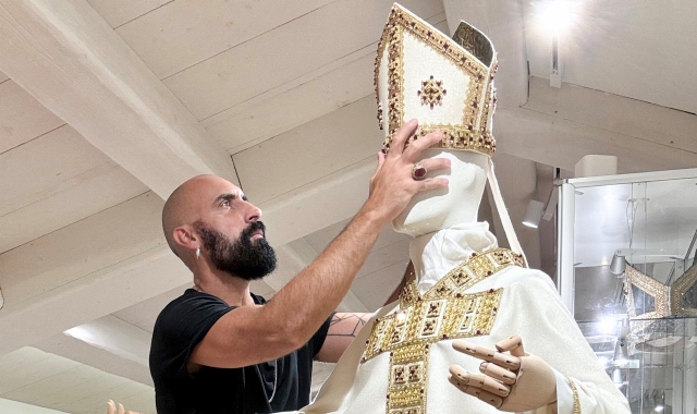 Filippo Sorcinelli: il couturier dei papi tra sacro e umano