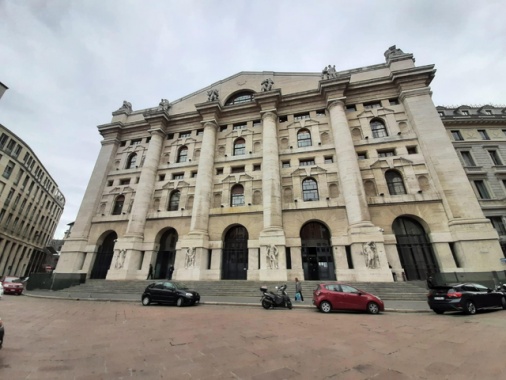 Borsa: Milano chiude in calo dell'1,20% con l'effetto cedole