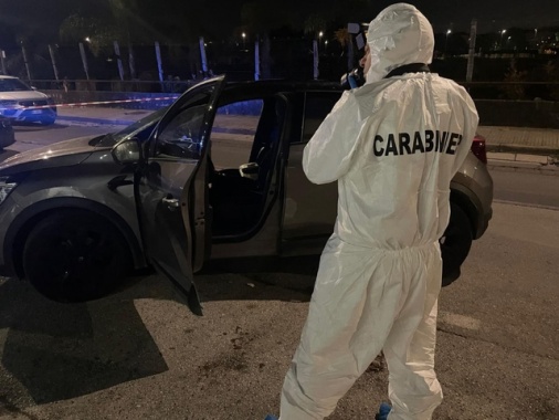 Donna morta e altra ferita, forse omicidio-tentato suicidio