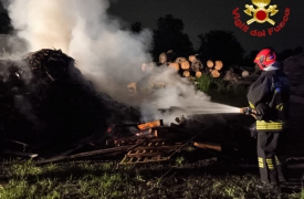 Incendio nella notte a Tradate