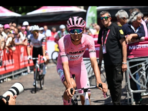 Giro: 19/a tappa; vince per distacco Prodhomme, Del Toro in rosa