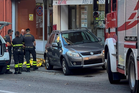 Besozzo, donna uccisa. «Ho provato a salvarla...»