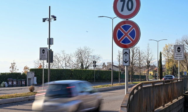 Le telecamere che rilevano la velocità in viale Europa, a Varese