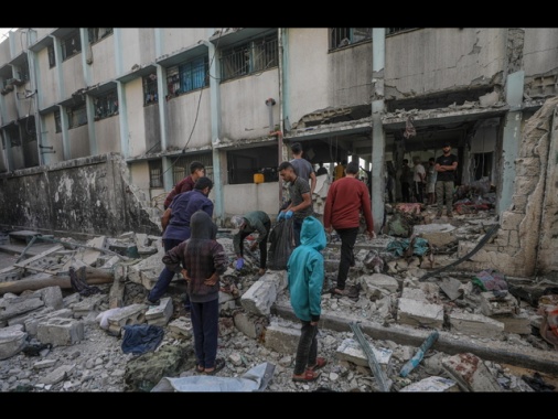 Protezione civile Gaza, almeno 10 morti nei raid israeliani