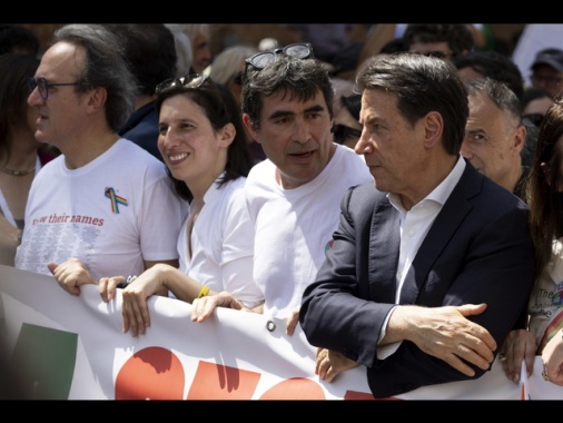 Conte, bello mescolare le bandiere per una giusta causa