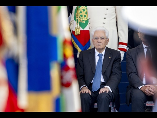 Mattarella, il dovere della Repubblica è proteggere l'infanzia