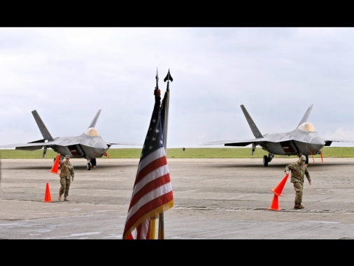 'Usa schierano altri caccia militari in Medio Oriente'