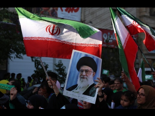 Khamenei, coinvolgimento Usa mostra debolezza dei sionisti
