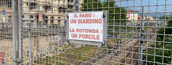 «La rotonda è un porcile»: proteste in largo Flaiano
