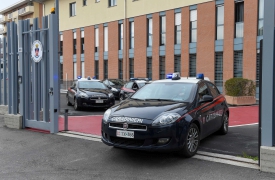 Maxi furti nelle ditte, 23enne in manette