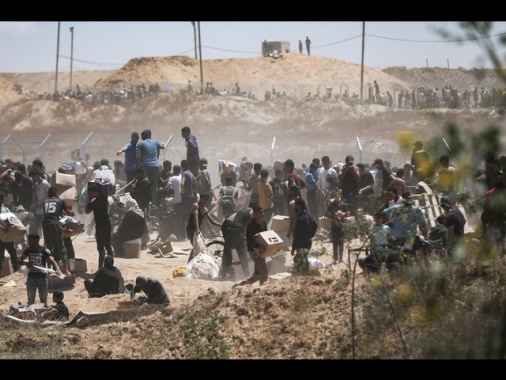 Soccorritori Gaza, 'saliti a 60 i morti, 31 vicino area aiuti'