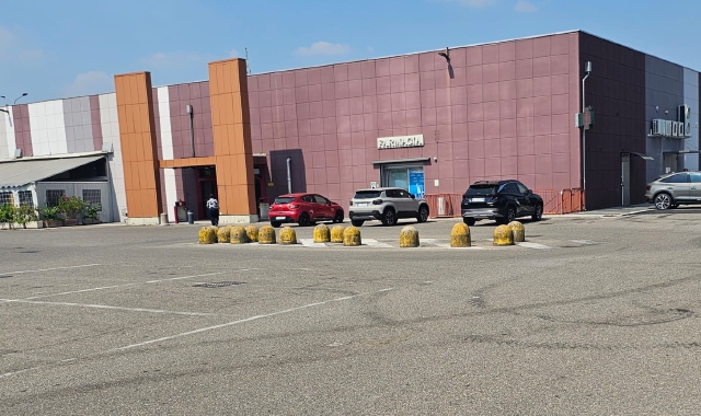 Il  parcheggio che “ospita” i raduni notturni: pronta un’ordinanza per vietare la sosta dalle 21 alle 5 