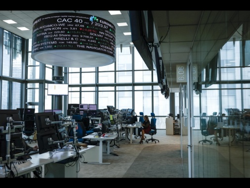 Borsa: Europa debole, listini Usa poco mossi, Milano -1,1%