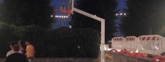 Già vandalizzato il nuovo campetto di Arona