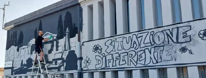La scuola chiude: cimitero disegnato sul muro per protesta