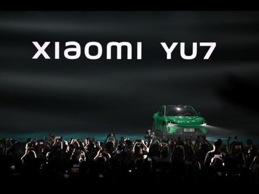 Boom di ordini per suv elettrico Xiaomi ispirato a Ferrari
